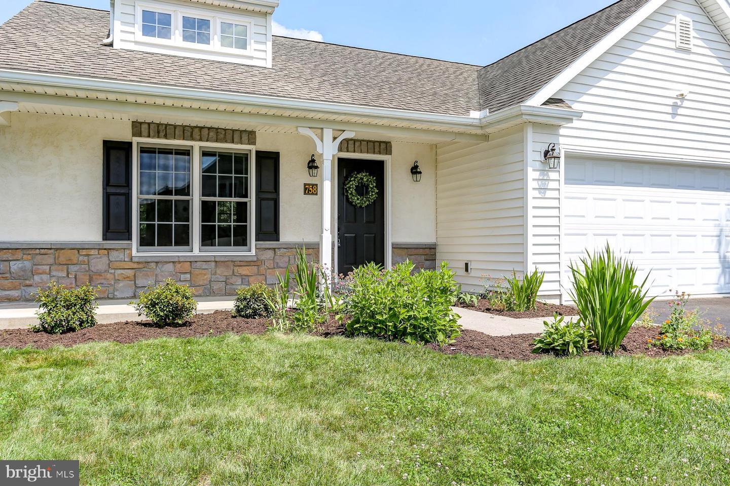 Property Photo:  758 Heather Ridge  PA 17545 