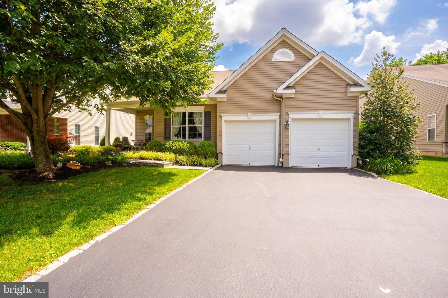 Property Photo:  32 Buckingham Drive  NJ 08534 