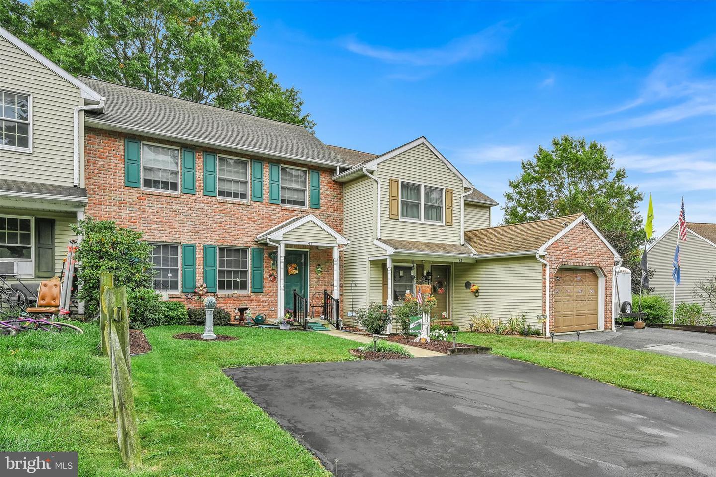 Property Photo:  41 Parkview Drive  PA 17569 