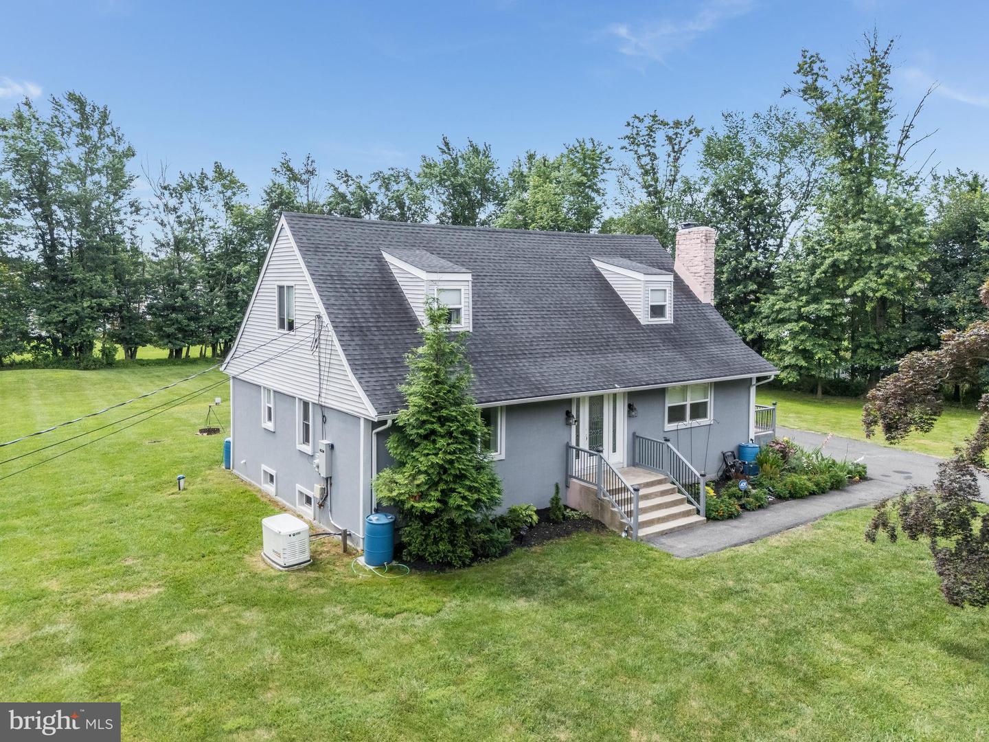 253 Old Penn Law Road E  Pennington NJ 08534 photo