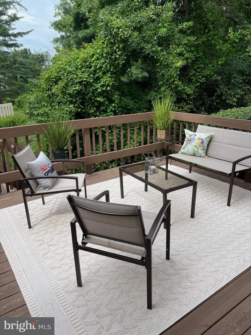Property Photo:  9 Hanover Court  NJ 08540 