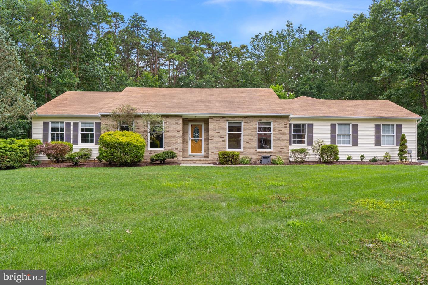 Property Photo: 3 Carroll Court NJ 08527