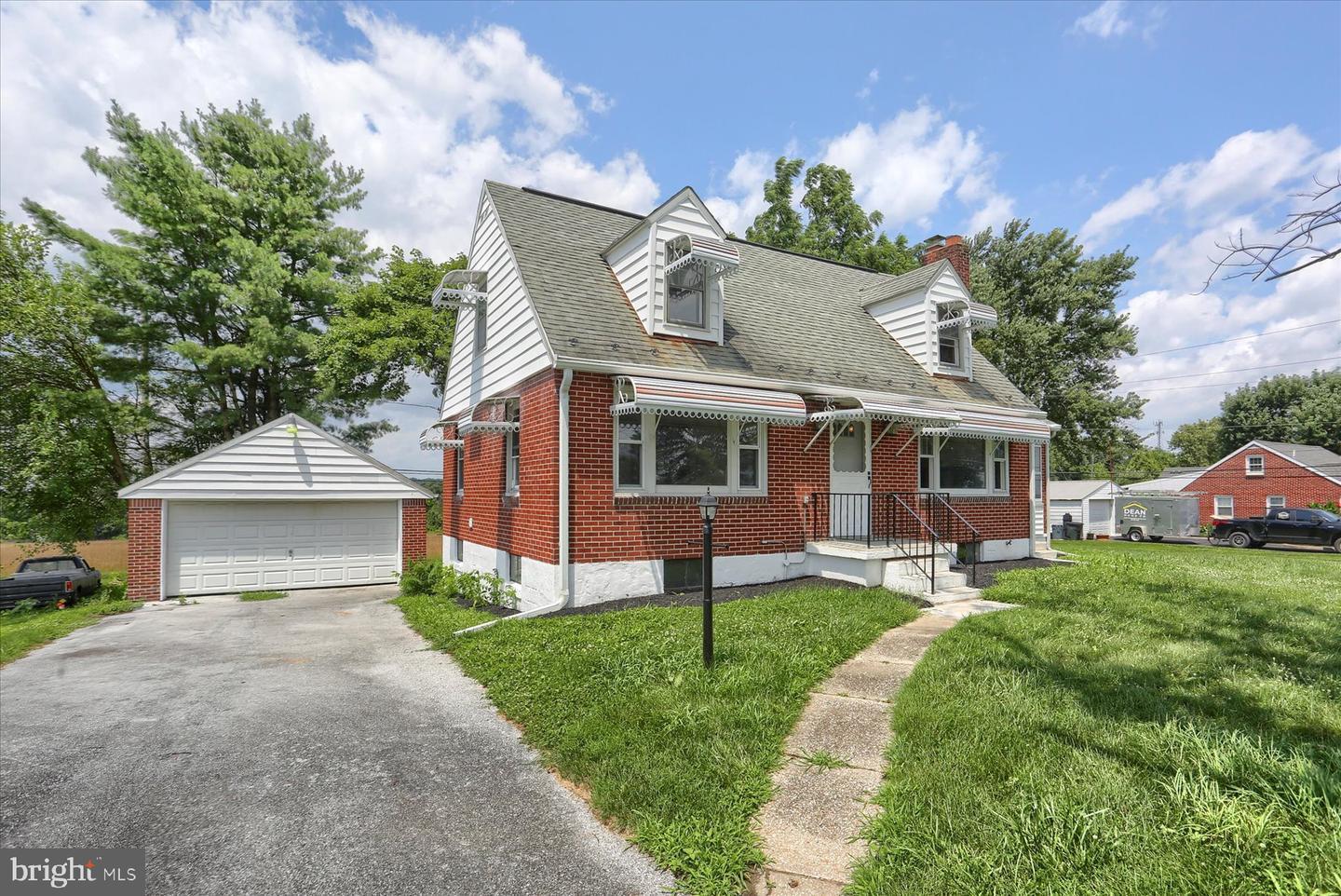 Property Photo:  359 Schoolhouse Road  PA 17057 