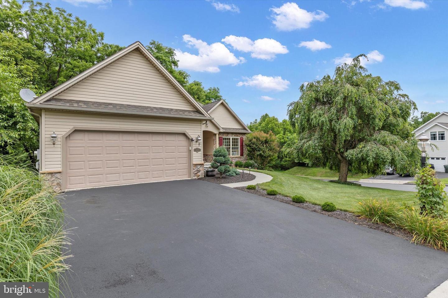 Property Photo: 2403 Rolling Hills Drive PA 17055