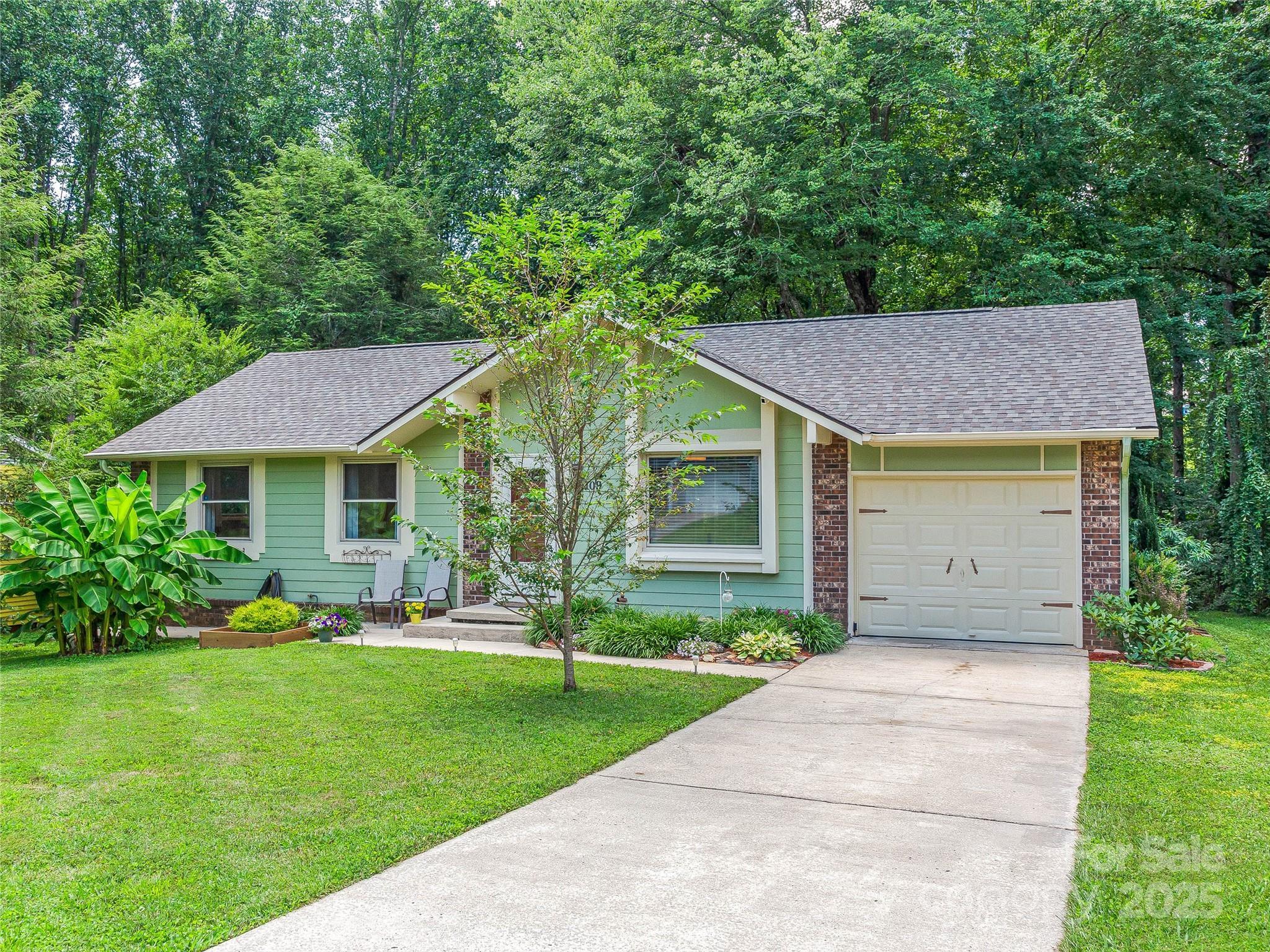 109 Wicklow Drive  Asheville NC 28806 photo