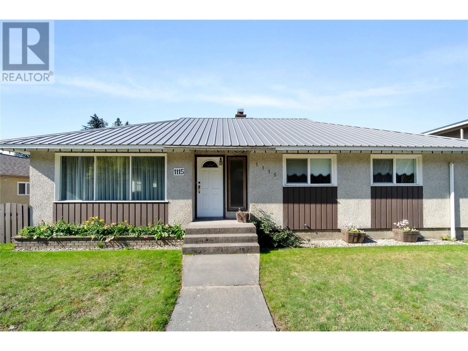 Property Photo:  1115 Victoria Road West  BC V0E 2S0 