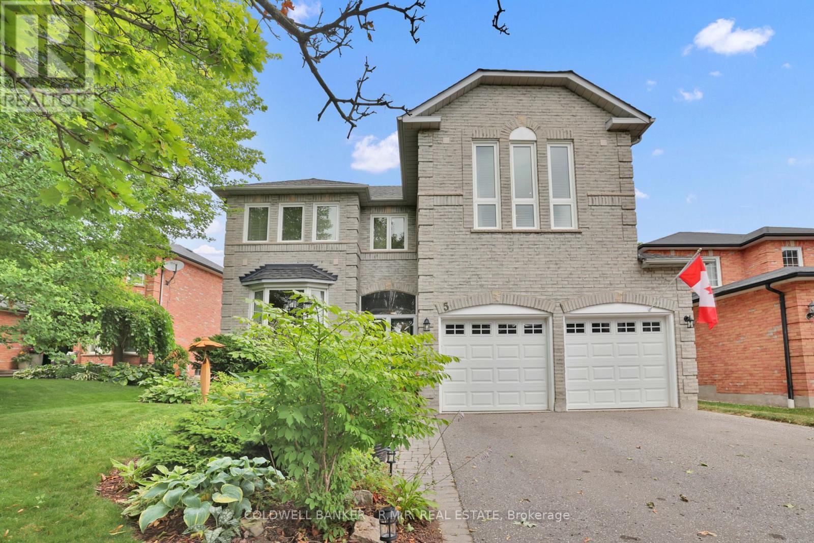 Property Photo:  5 Pemberton Court  ON L1R 1W8 