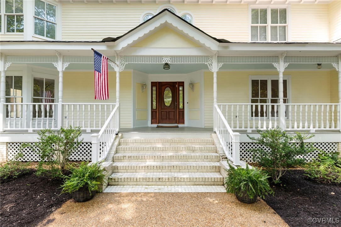 Property Photo: 9716 Old Country Trace VA 23238