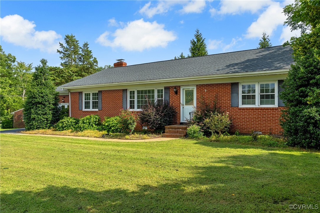 Property Photo: 7437 Ridgeview Road VA 23111