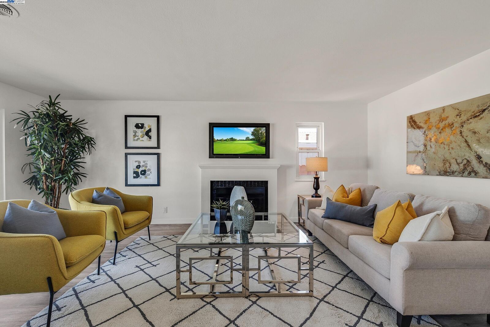 Property Photo: 19077 Gliddon St CA 94546