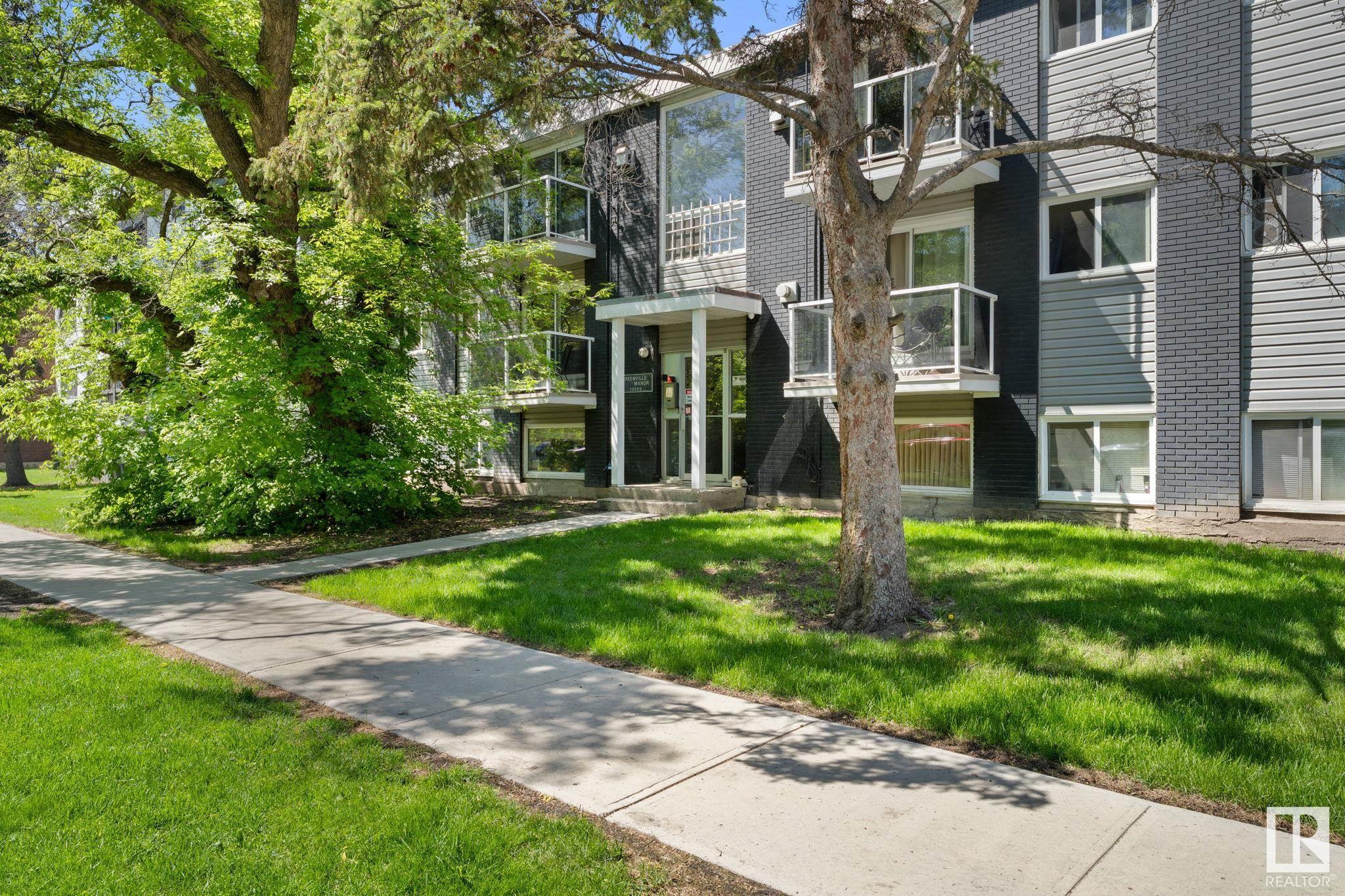 Property Photo:  10620 122 Street NW 9  AB T5N 1M8 