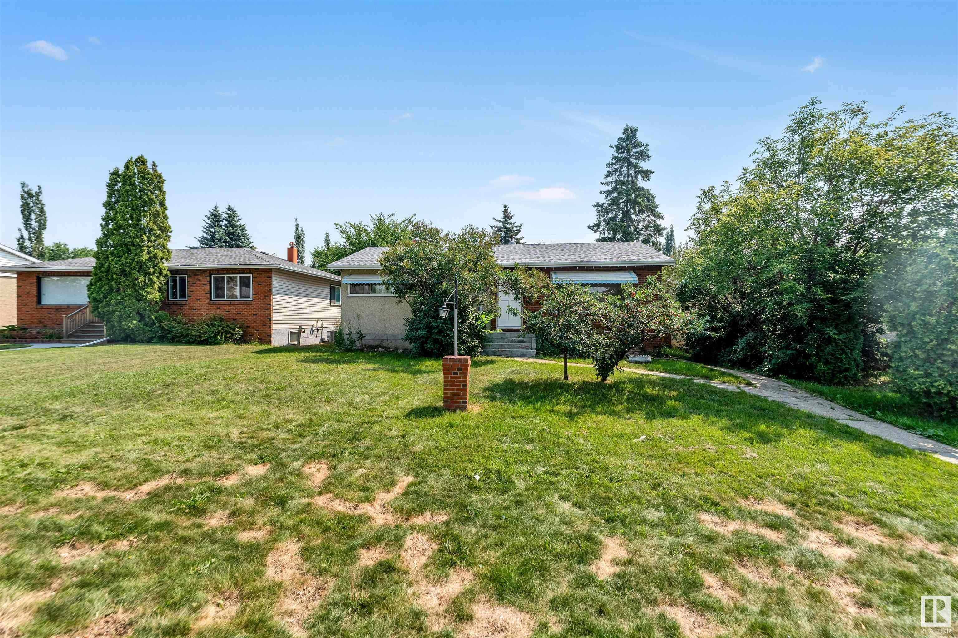 7323 77 Street NW  Edmonton AB T6C 3L3 photo