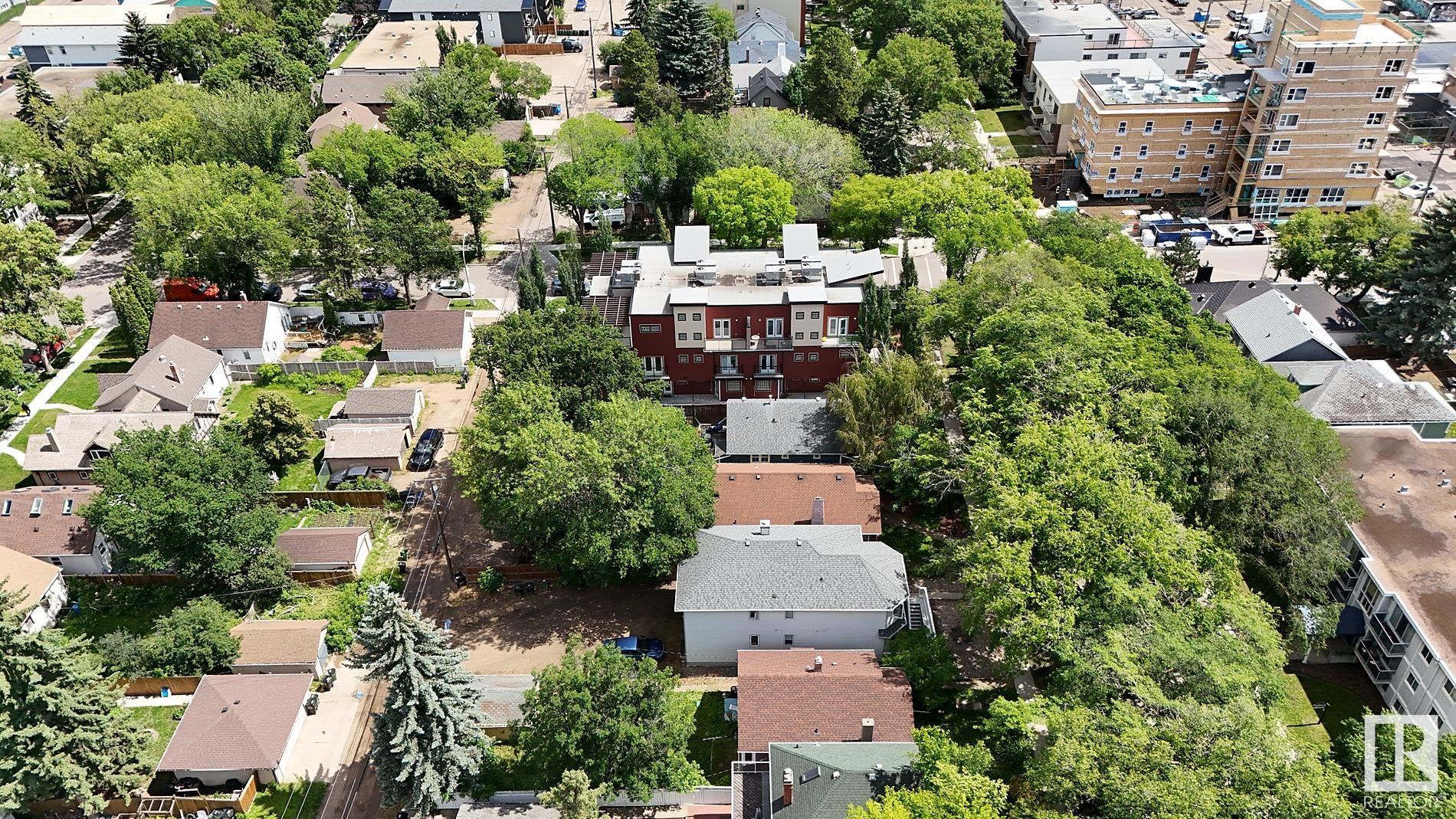 Property Photo:  10820 83 Avenue NW  AB T6E 2E7 