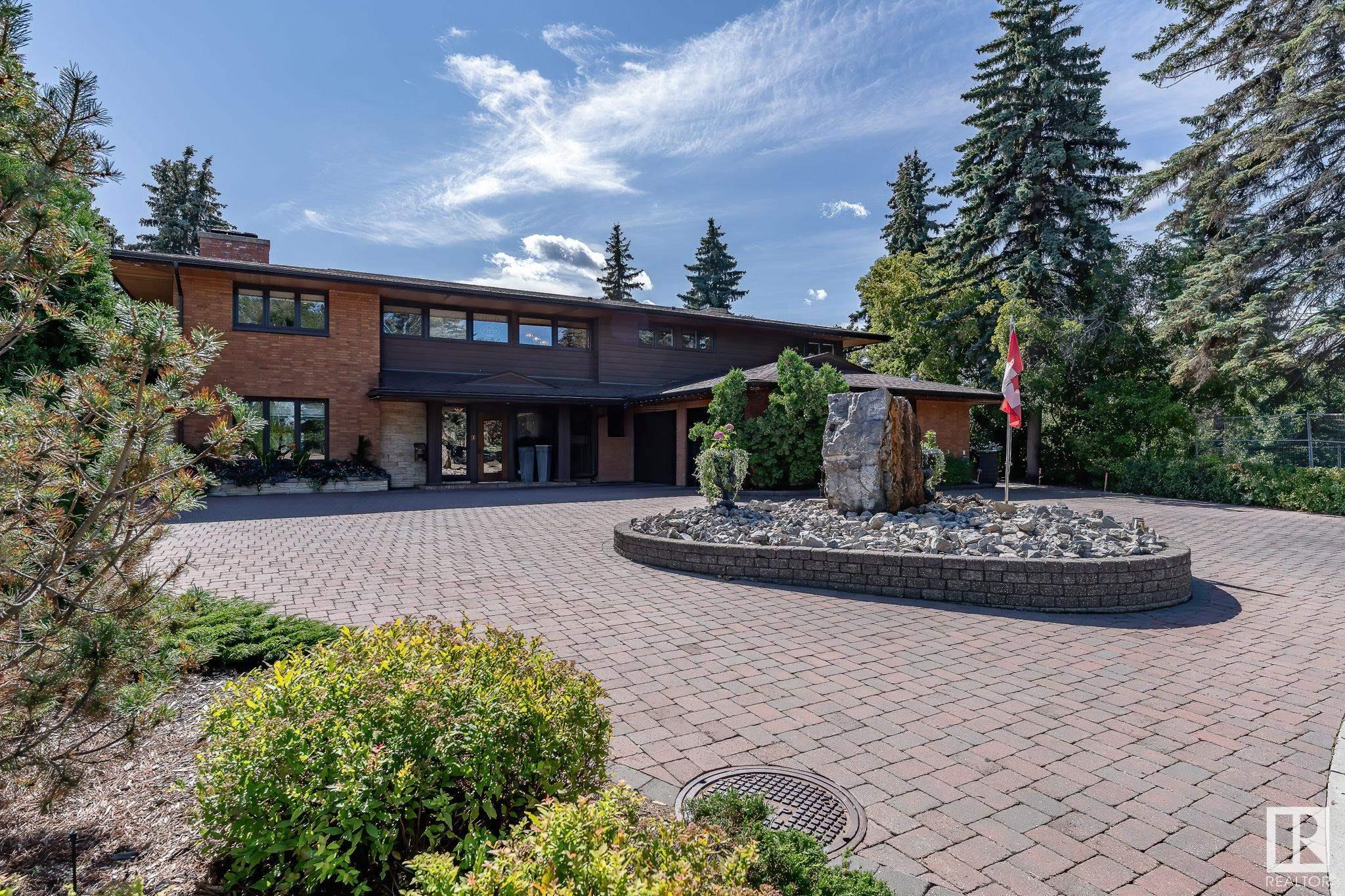 Property Photo: 8 Valleyview Point(E) NW AB T5R 5T4