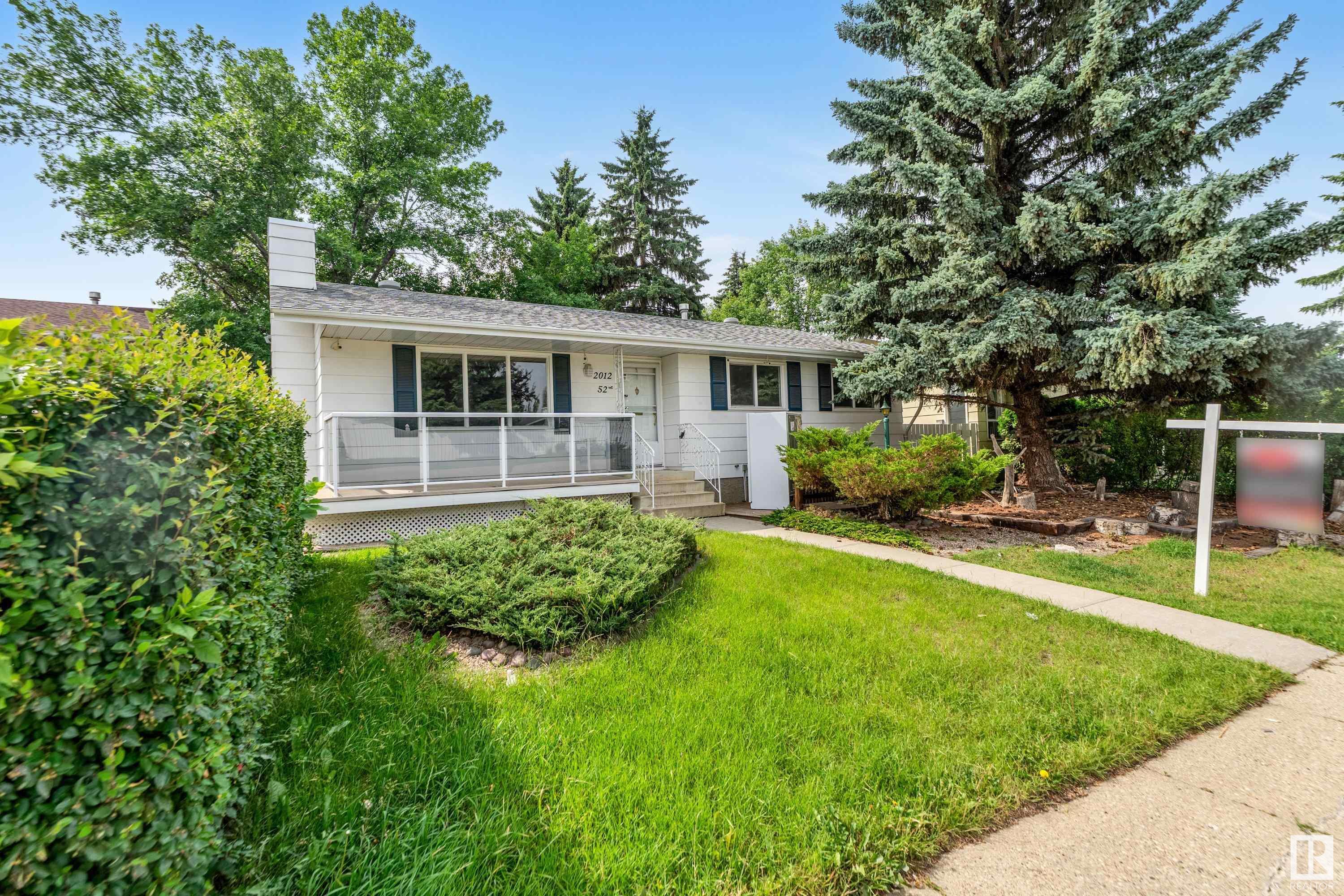 Property Photo:  2012 52 Street NW  AB T6L 1J4 