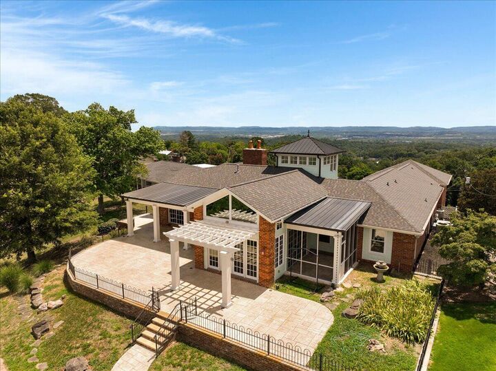 312 N Crest Road  Chattanooga TN 37404 photo