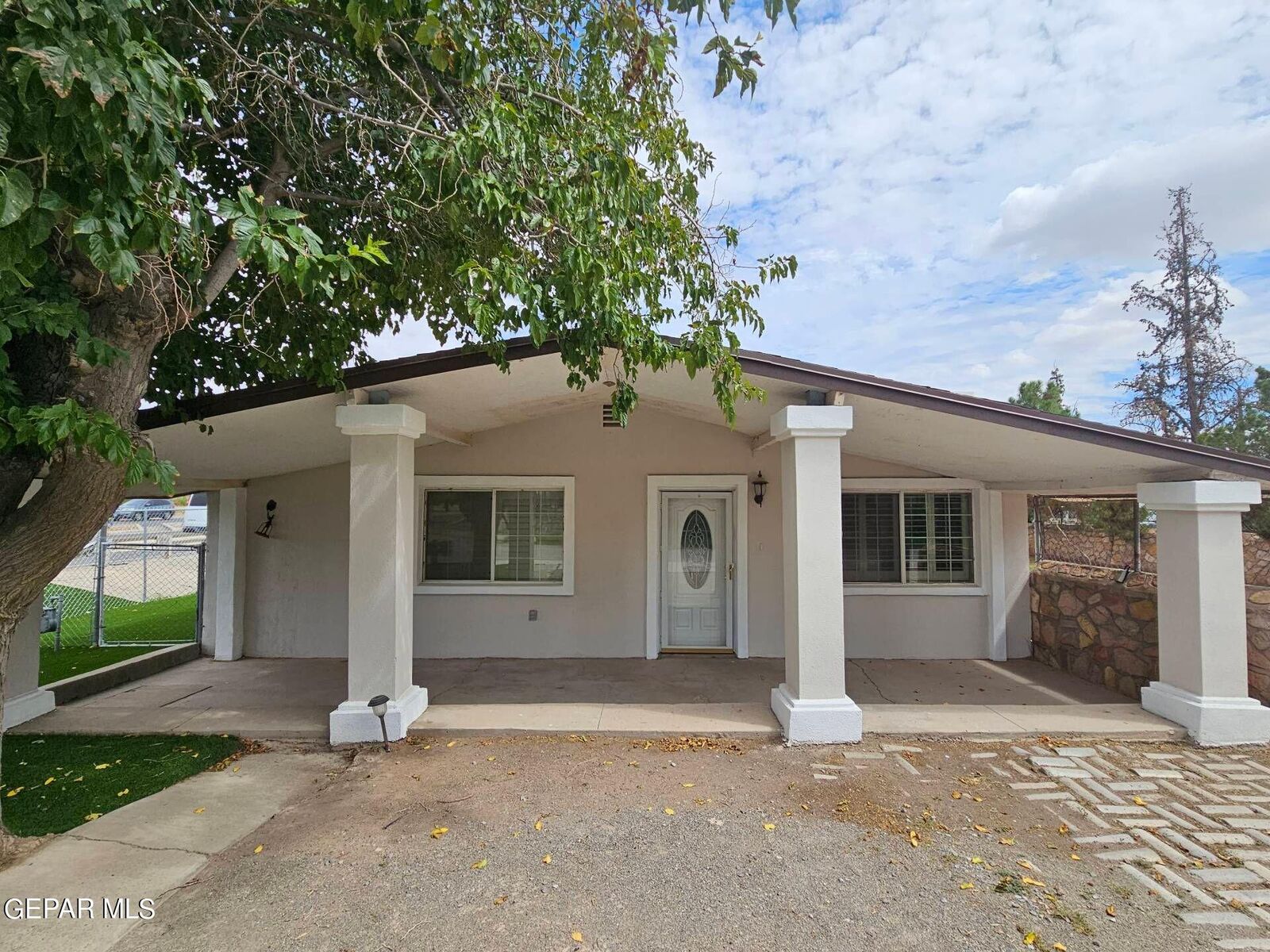 Property Photo: 408 Fresno Drive TX 79907