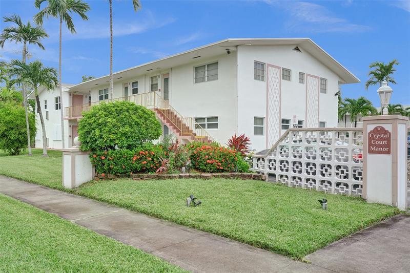 Property Photo:  1300 N 12th Ct 4B  FL 33019 