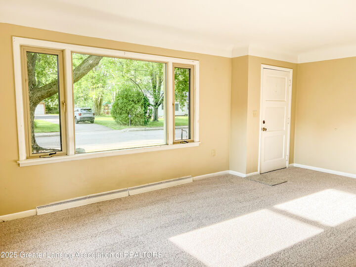 Property Photo:  528 Maine Court  MI 48854 