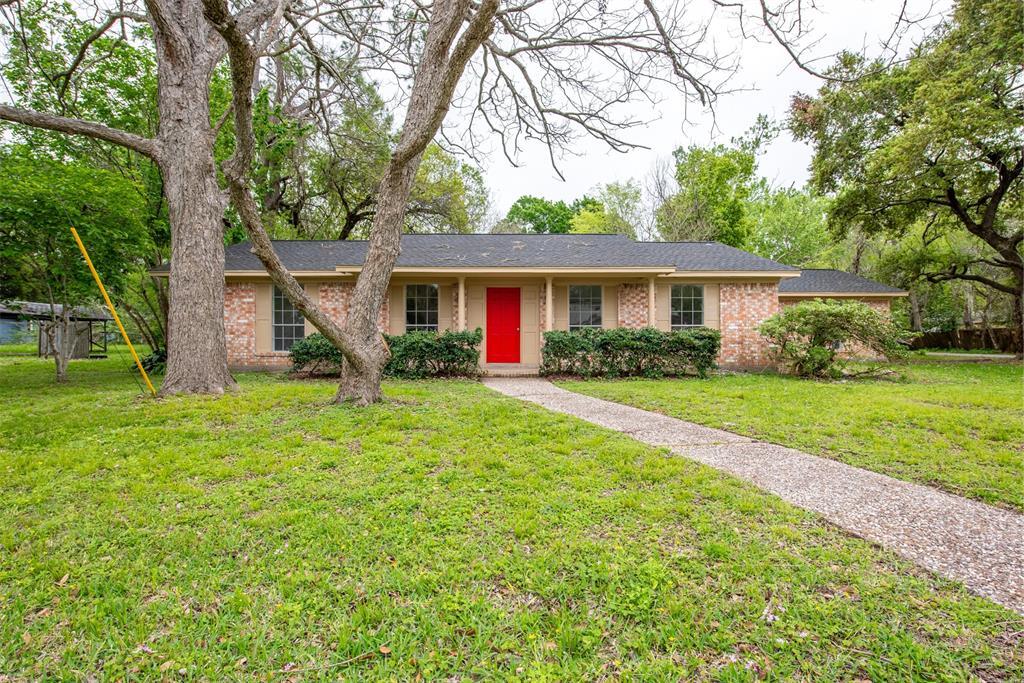 407 S 2nd Street  Alvin TX 77511 photo