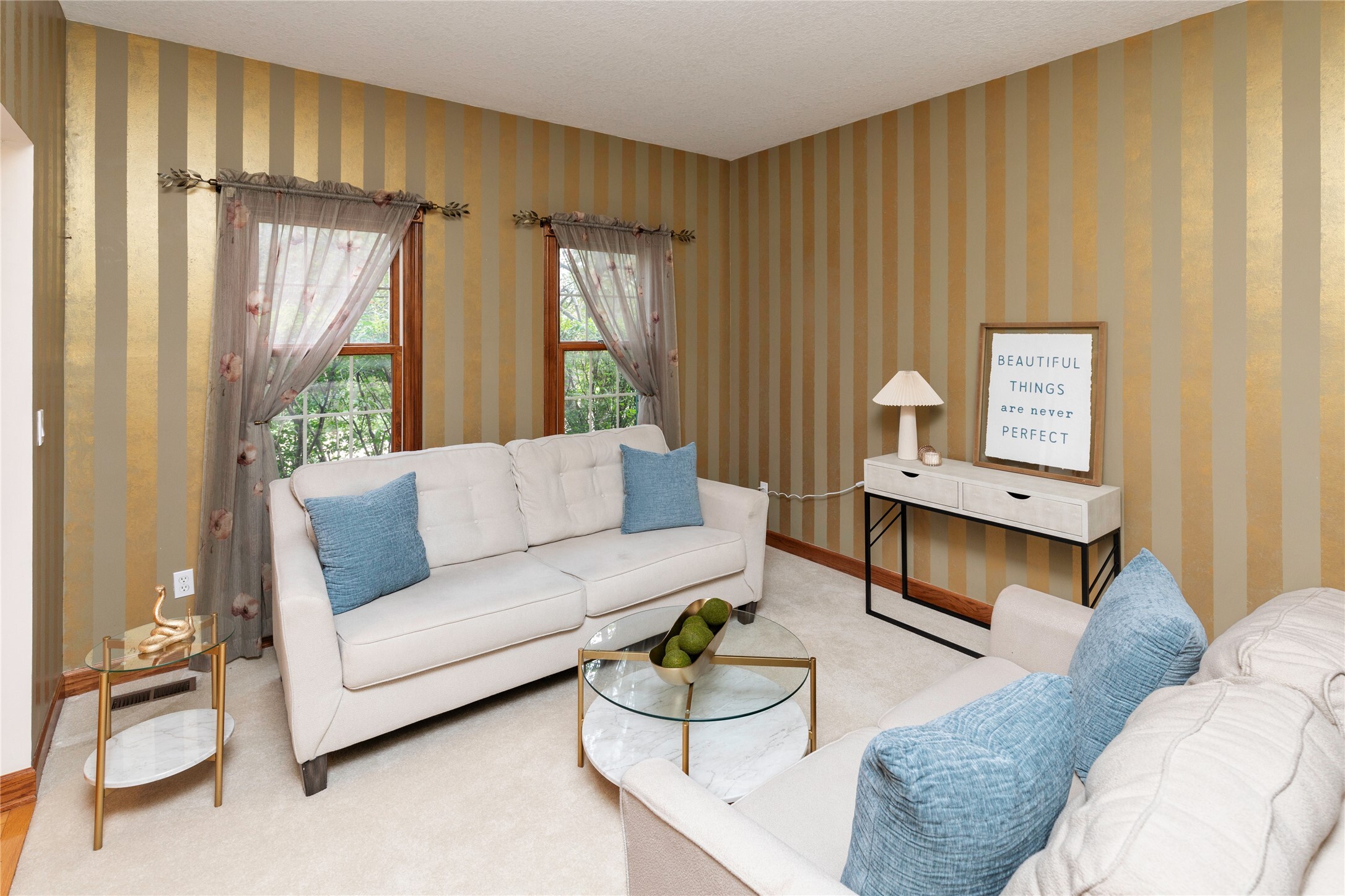 Property Photo: 14246 Elmcrest Court IA 50325
