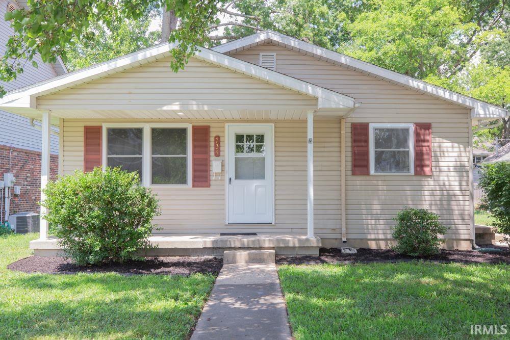 Property Photo: 734 E Blackford Avenue IN 47713
