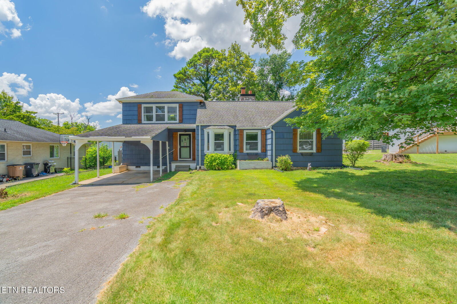 Property Photo:  4907 Oakview Rd  TN 37918 