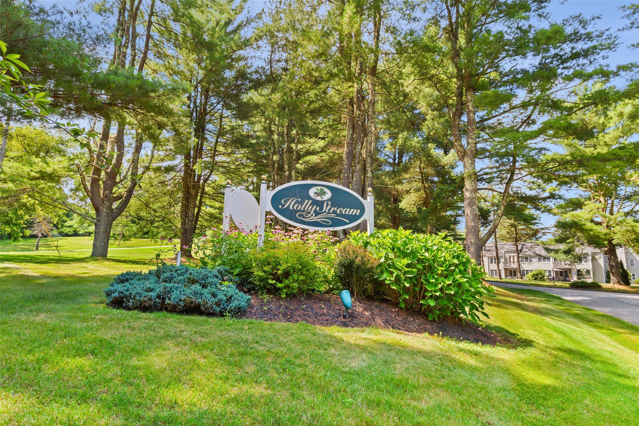 Property Photo:  103 Holly Stream Court  NY 10509 