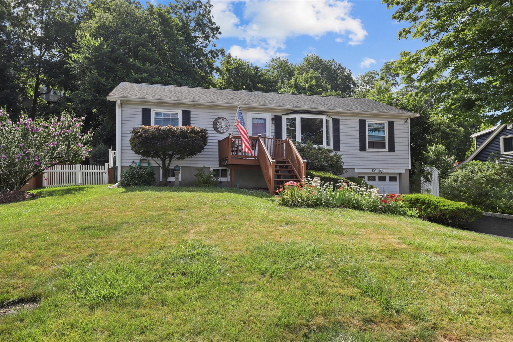 Property Photo: 84 Entrance Way NY 10541
