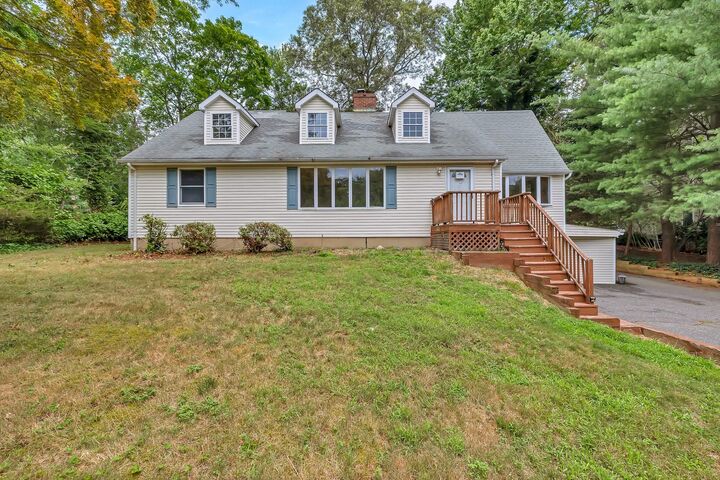 297 Woodbury Road  Huntington NY 11743 photo