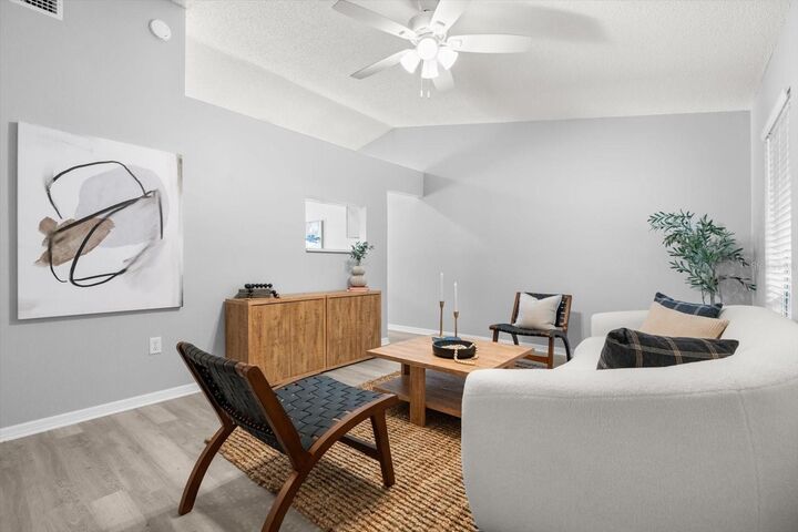 Property Photo:  5954 Wallace Drive  FL 32807 