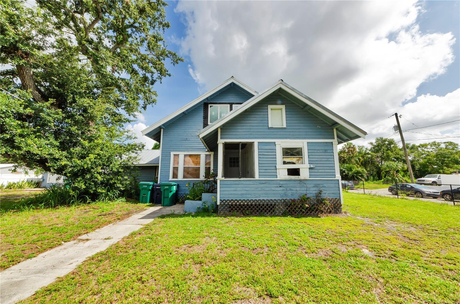 Property Photo: 600 4th Street W FL 34221