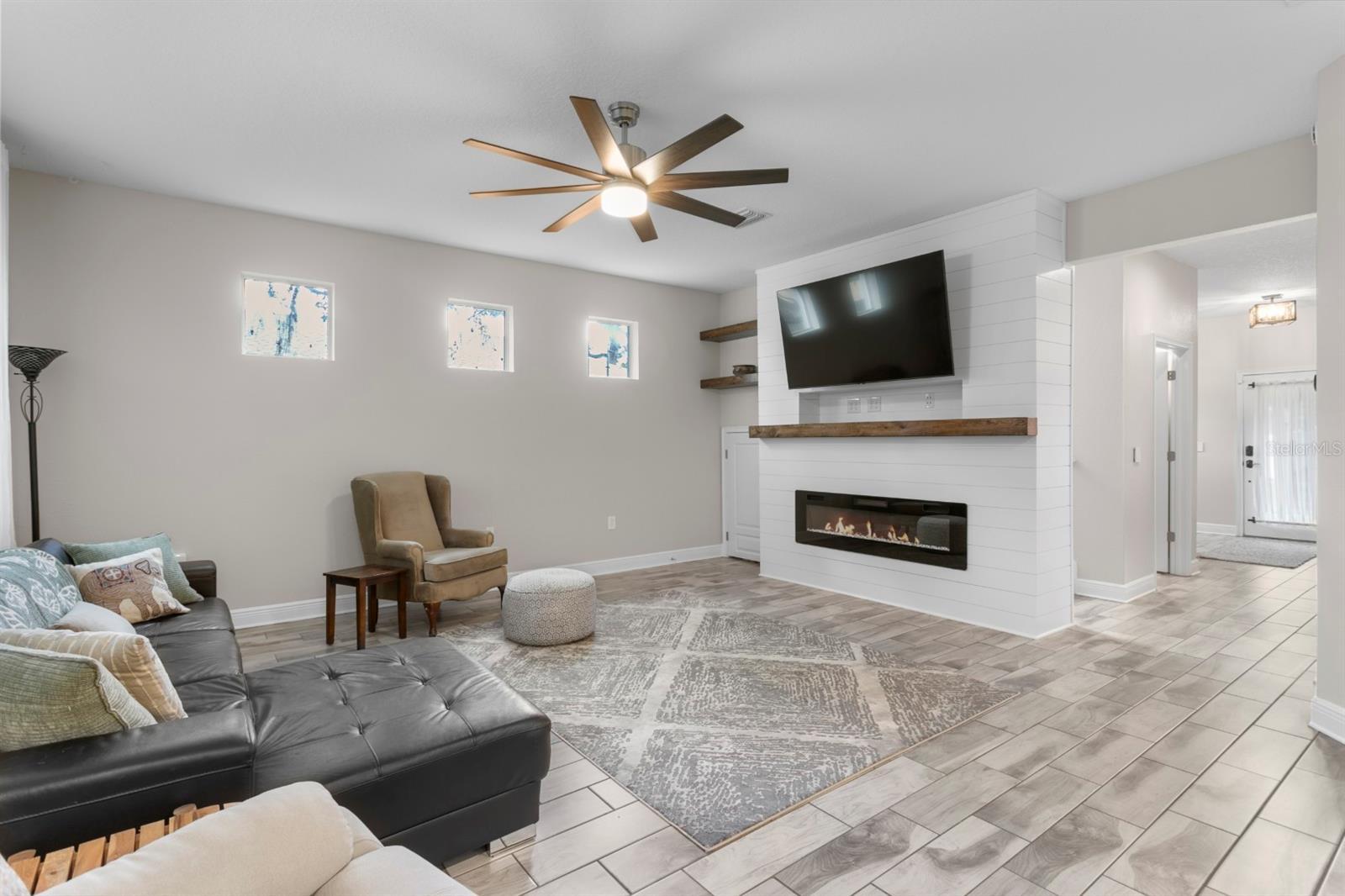 Property Photo:  6805 S Englewood Avenue  FL 33611 