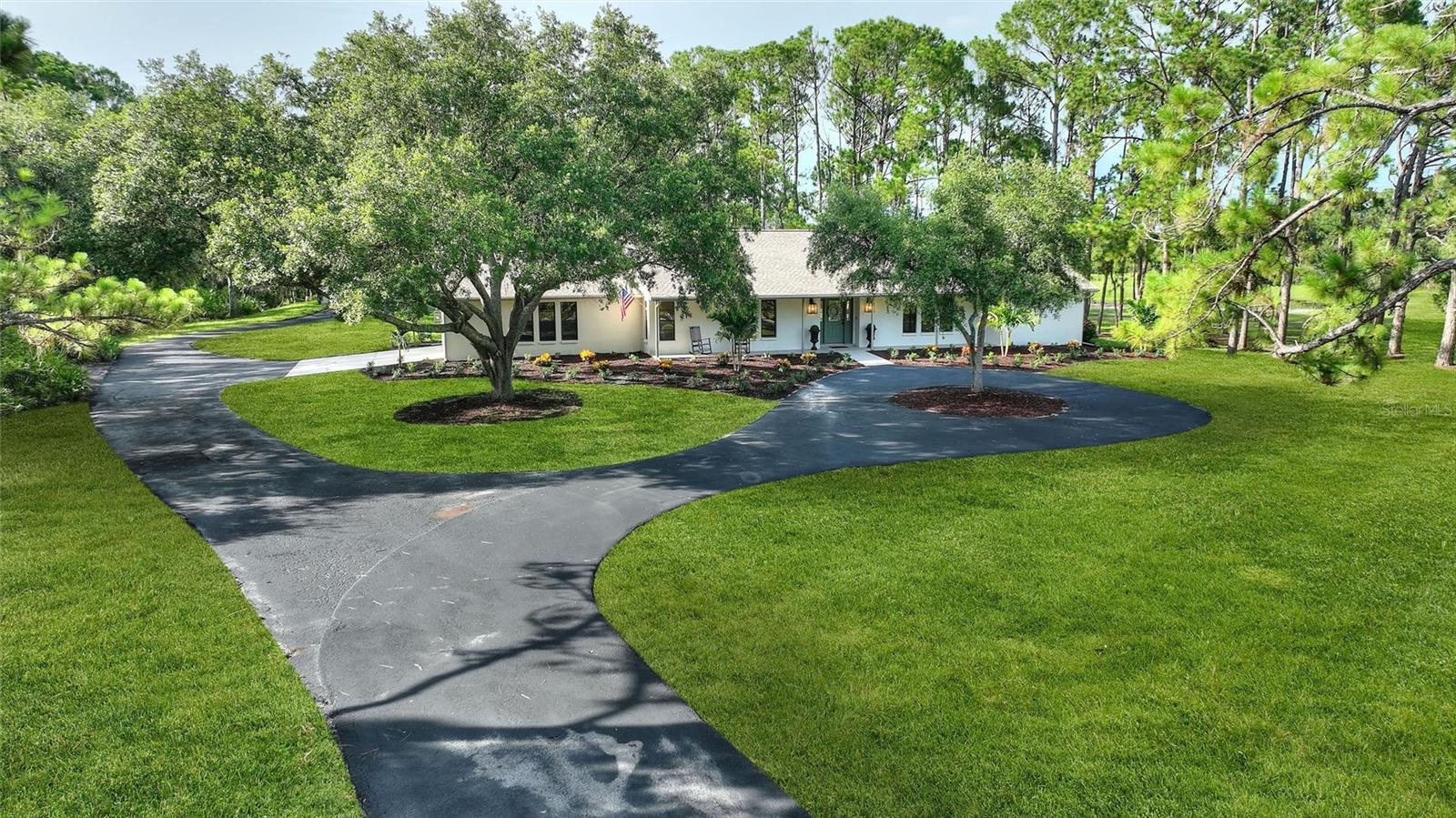 Property Photo: 1429 Ranchero Drive FL 34240