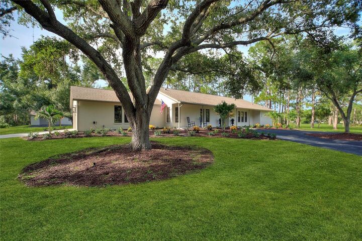 Property Photo: 1429 Ranchero Drive FL 34240