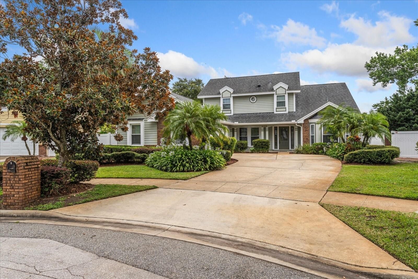 Property Photo: 3135 Heathgate Court FL 32812
