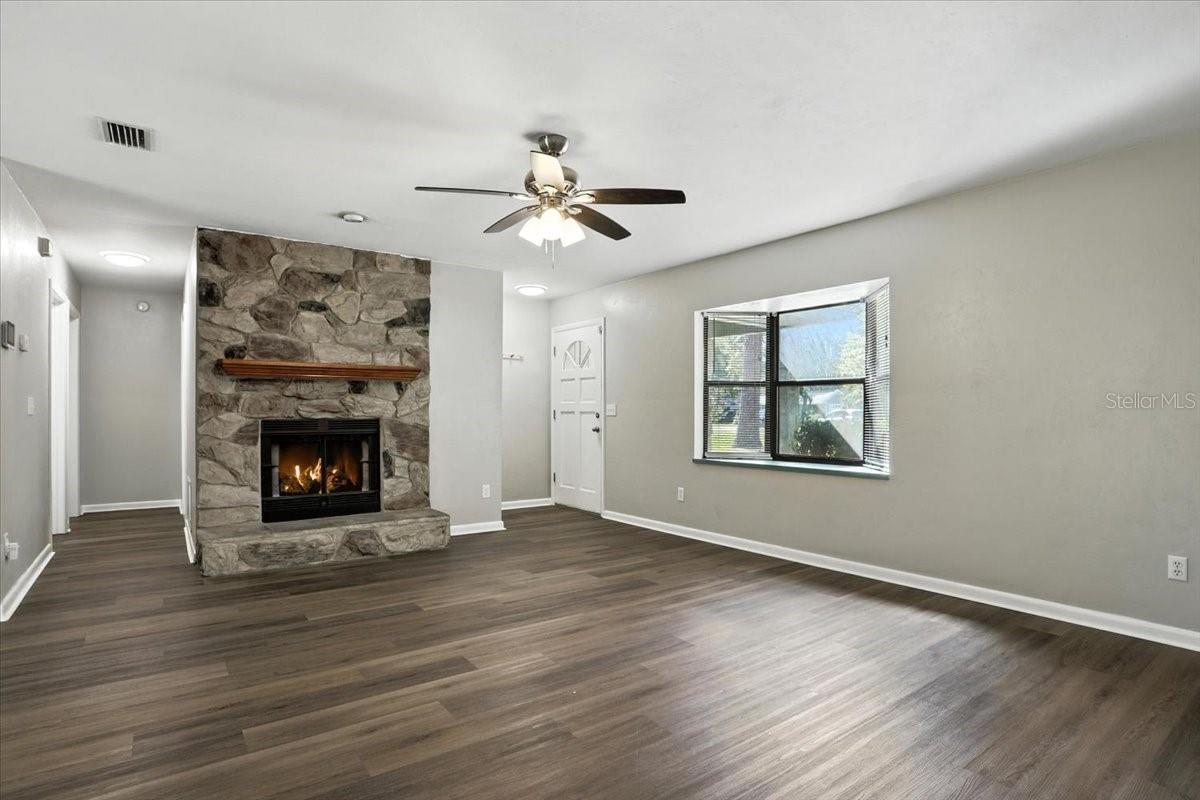 Property Photo: 2240 NW 44th Place FL 32605