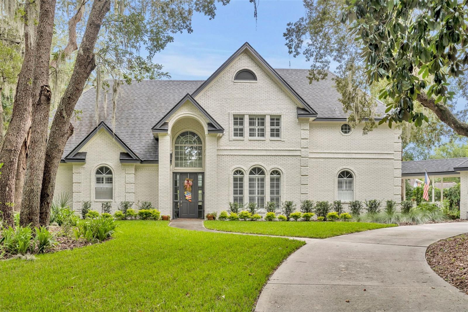 Property Photo: 344 Swansea Court FL 32765