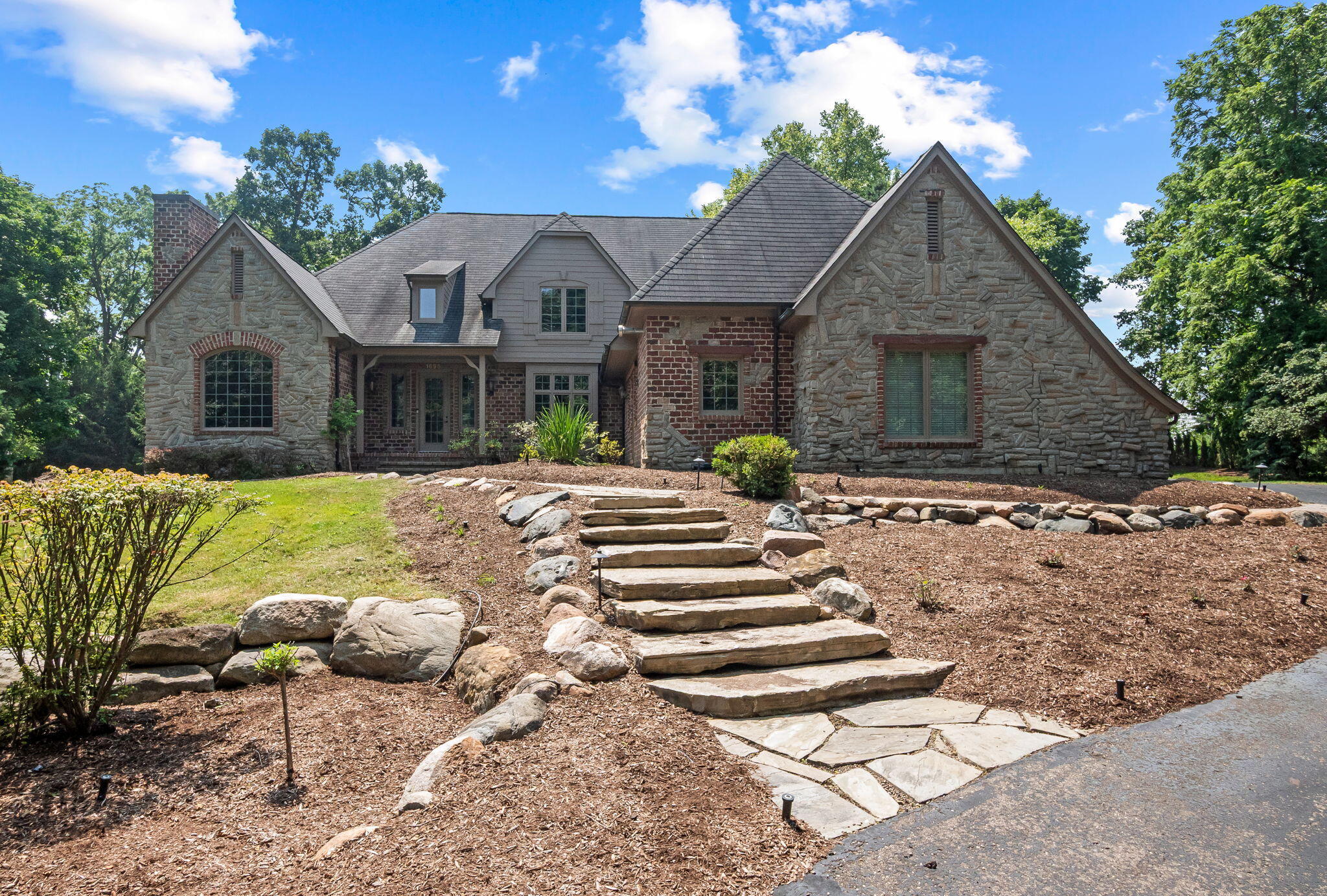 Property Photo: 1695 Standish Court MI 48302