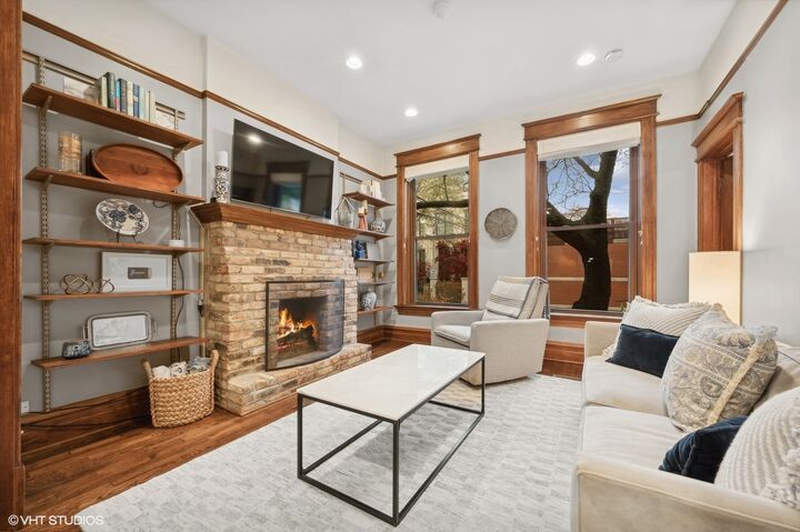 Property Photo:  2147 N Kenmore Avenue 1S  IL 60614 
