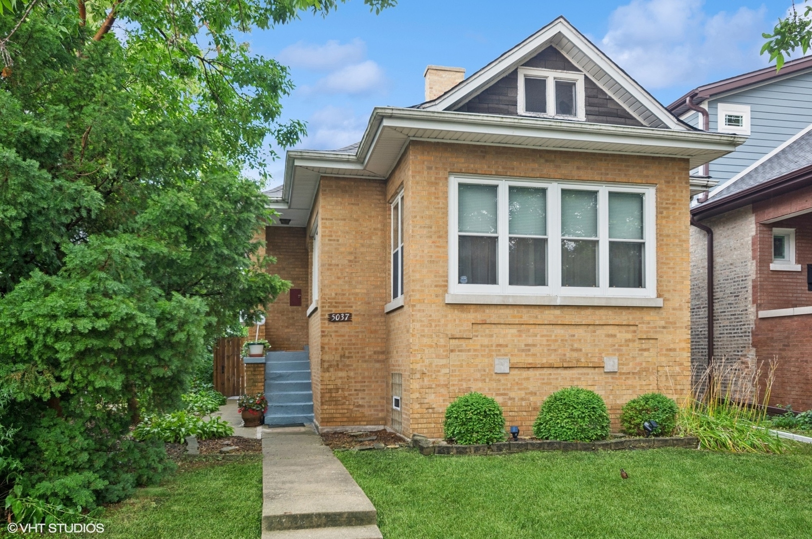 Property Photo:  5037 N Bernard Street  IL 60625 