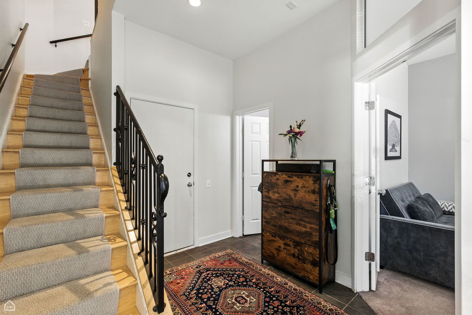 Property Photo:  1258 W Cottage Place  IL 60607 