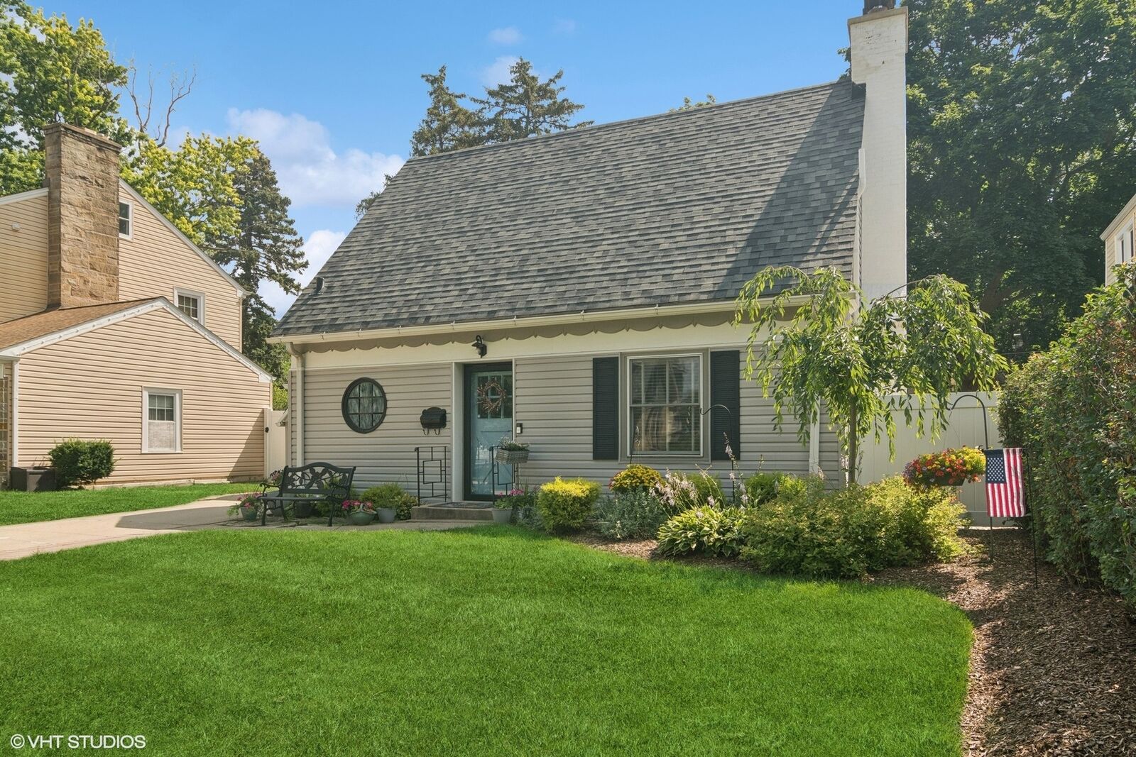 Property Photo:  443 S Dunton Avenue  IL 60005 