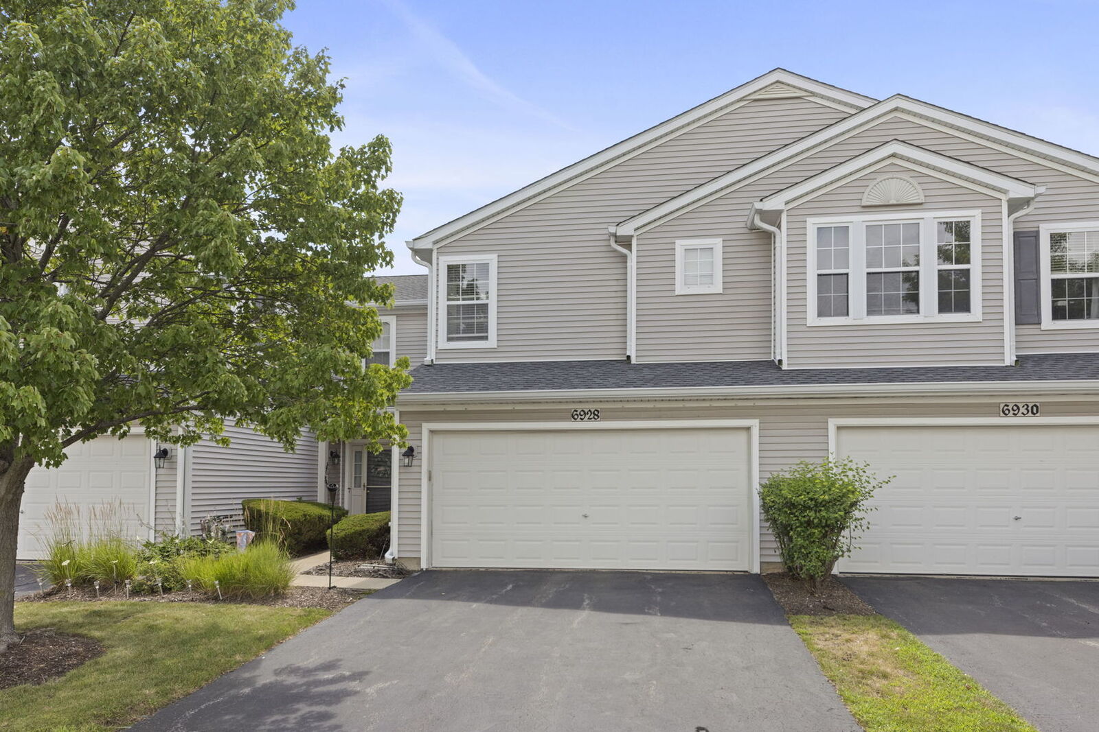 Property Photo:  6928 Creekside Drive  IL 60586 