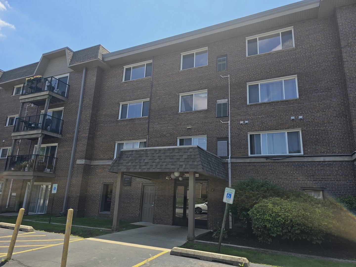 Property Photo: 2301 Beau Monde Lane 206 IL 60532