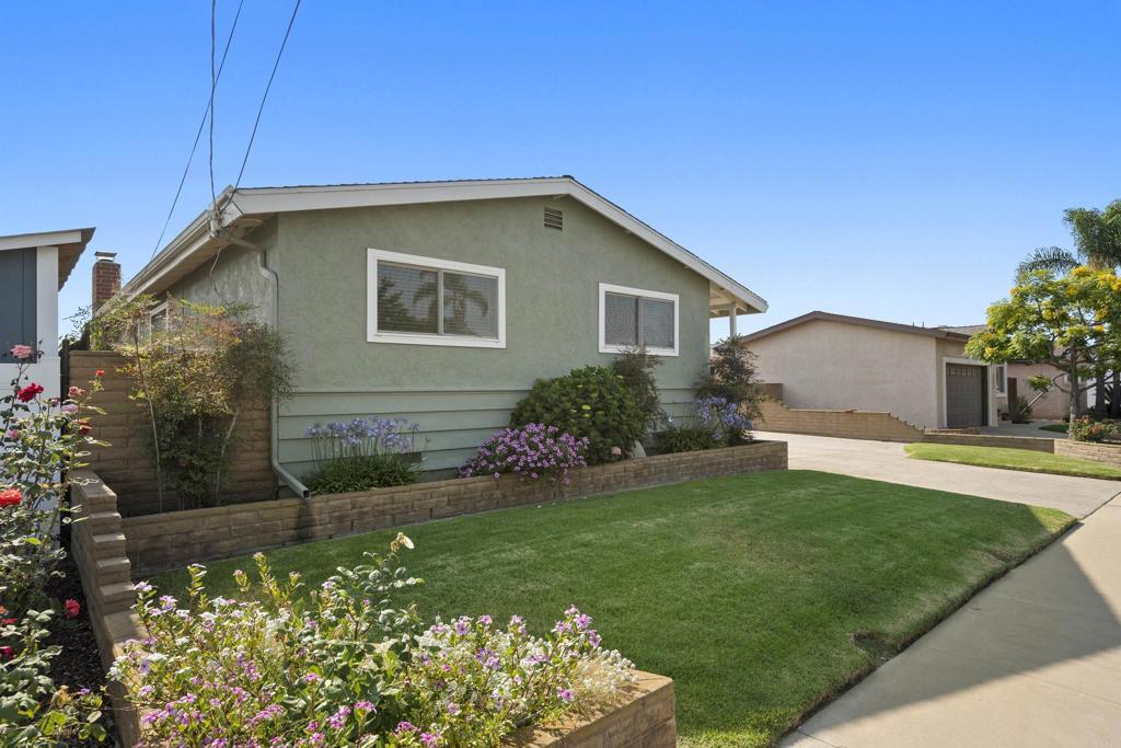 Property Photo: 3812 Armstrong Street CA 92111