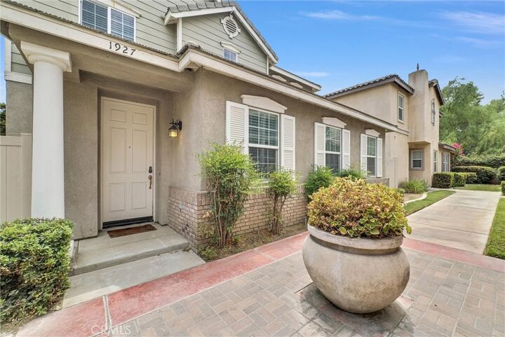Property Photo:  1927 Kenton  CA 92501 