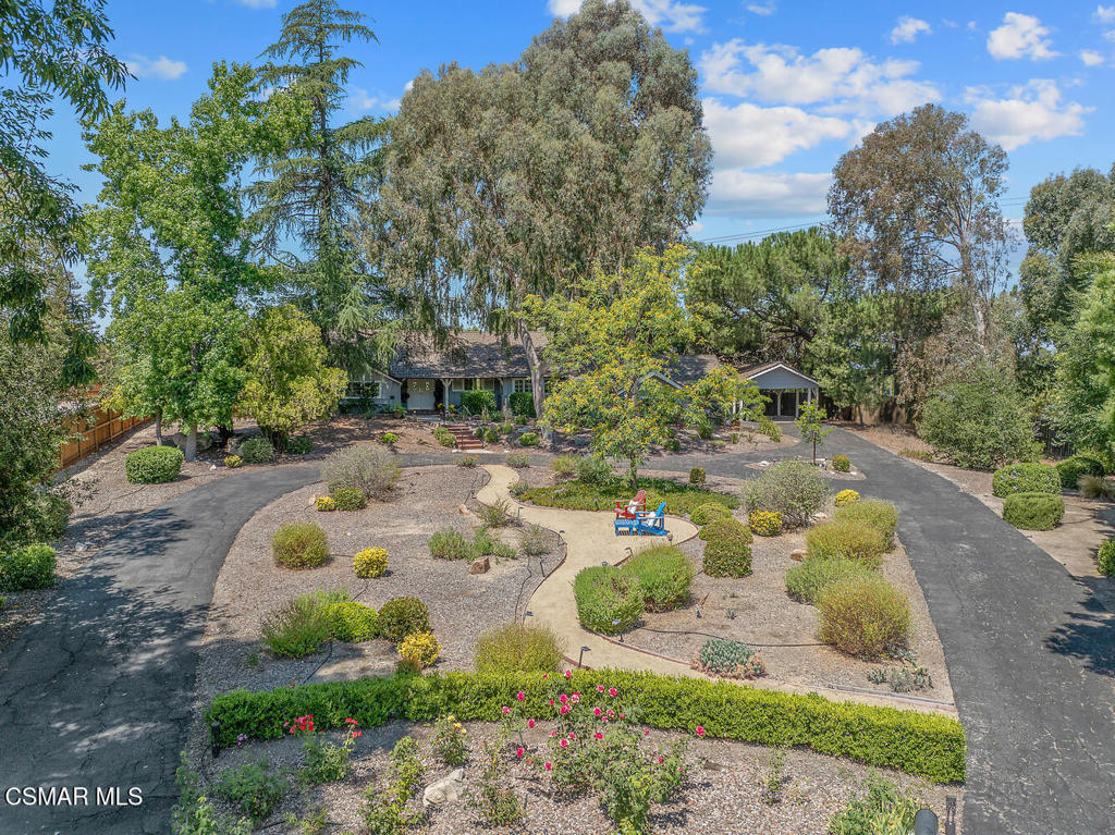 Property Photo: 1091 La Cresta Drive CA 91362