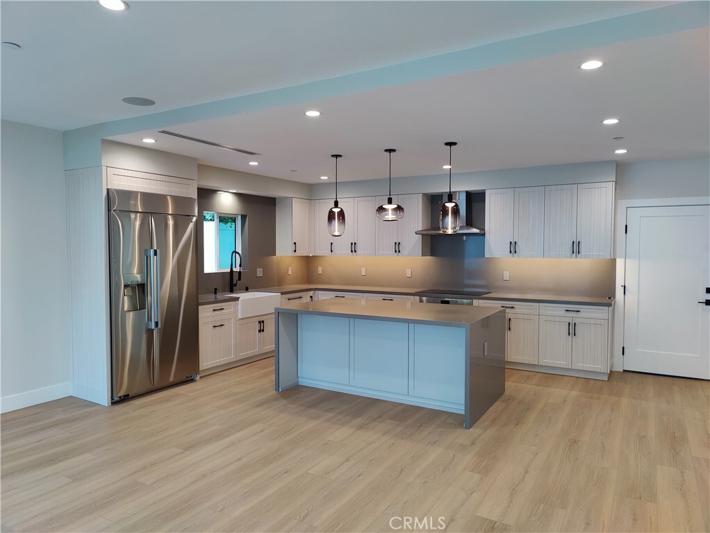 Property Photo: 17962 Valley Vista Boulevard CA 91316
