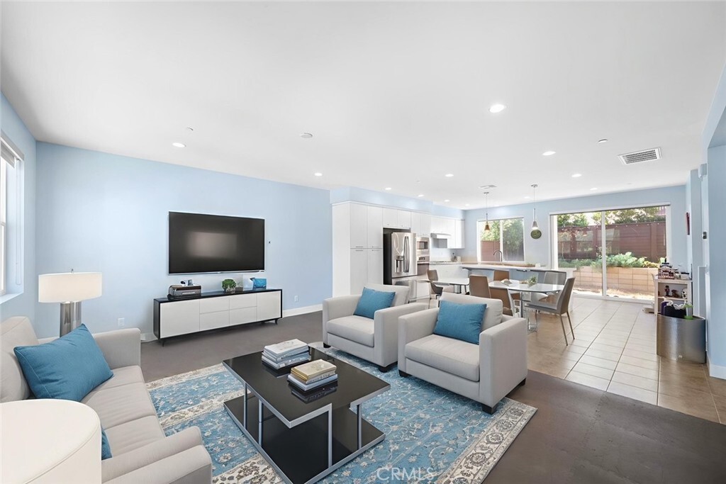 Property Photo: 1273 Westreef CA 92627